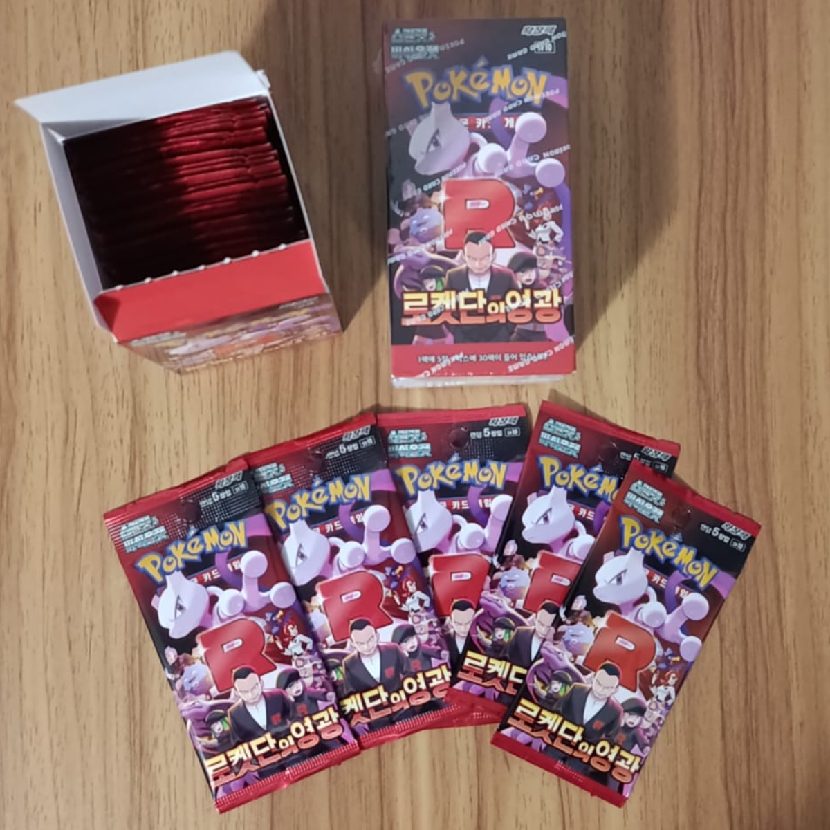 POKEMON TCG:SOBRE GLORY OF TEAM ROCKET
